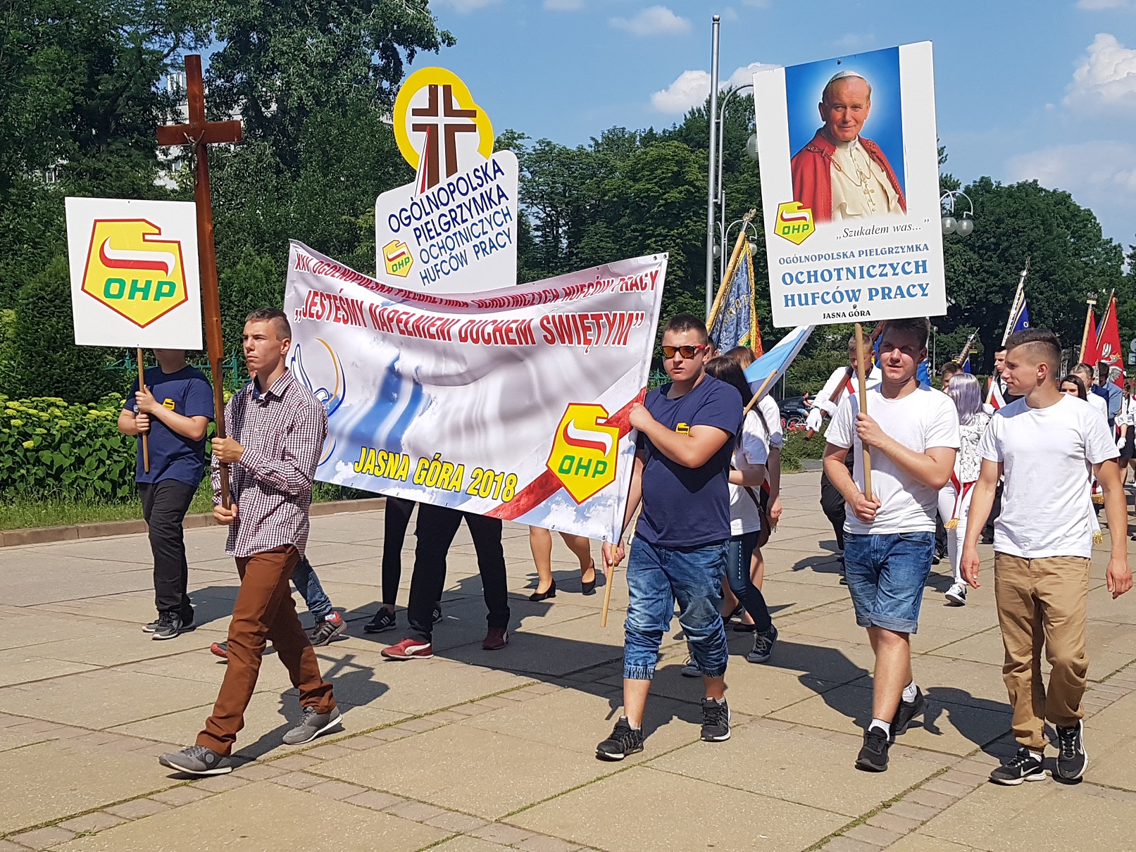 Przemarsz Alejami NMP na Jasną Górę